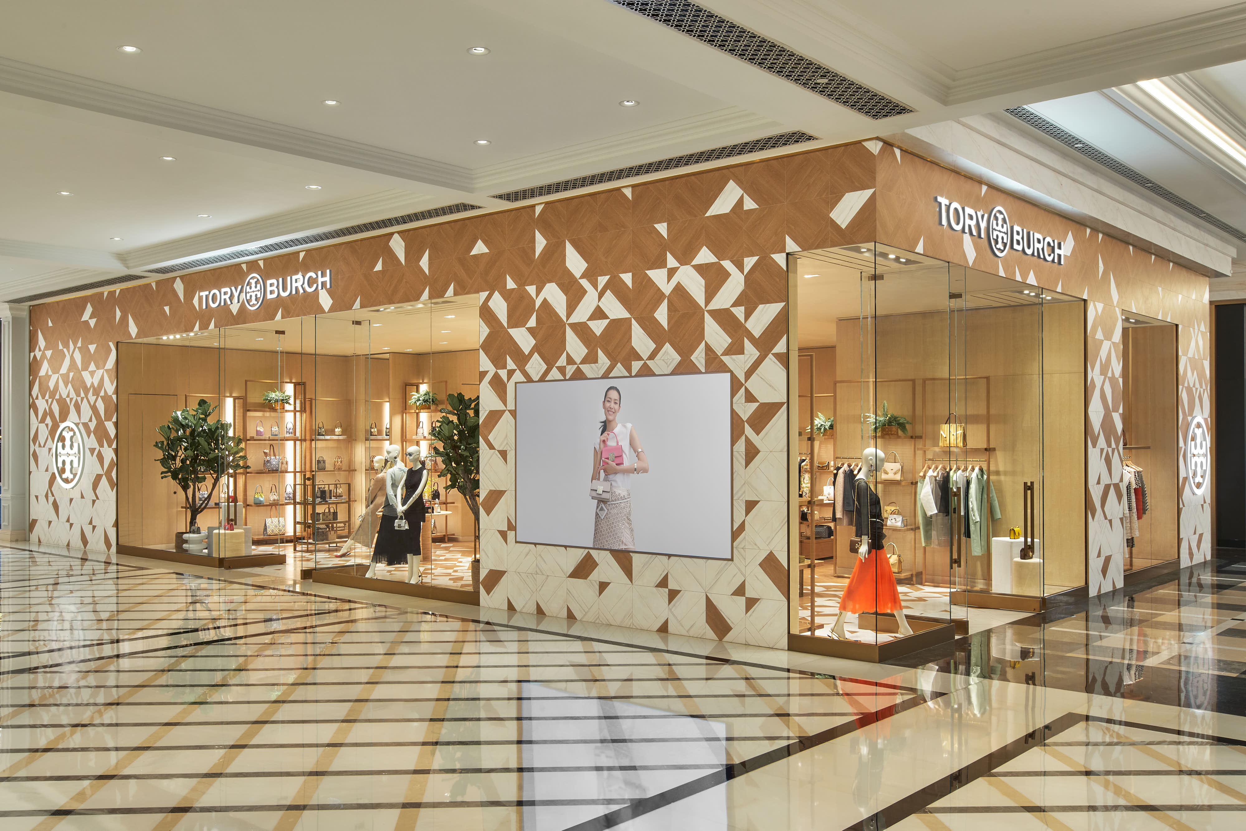 Tory Barch - Londoner Macao