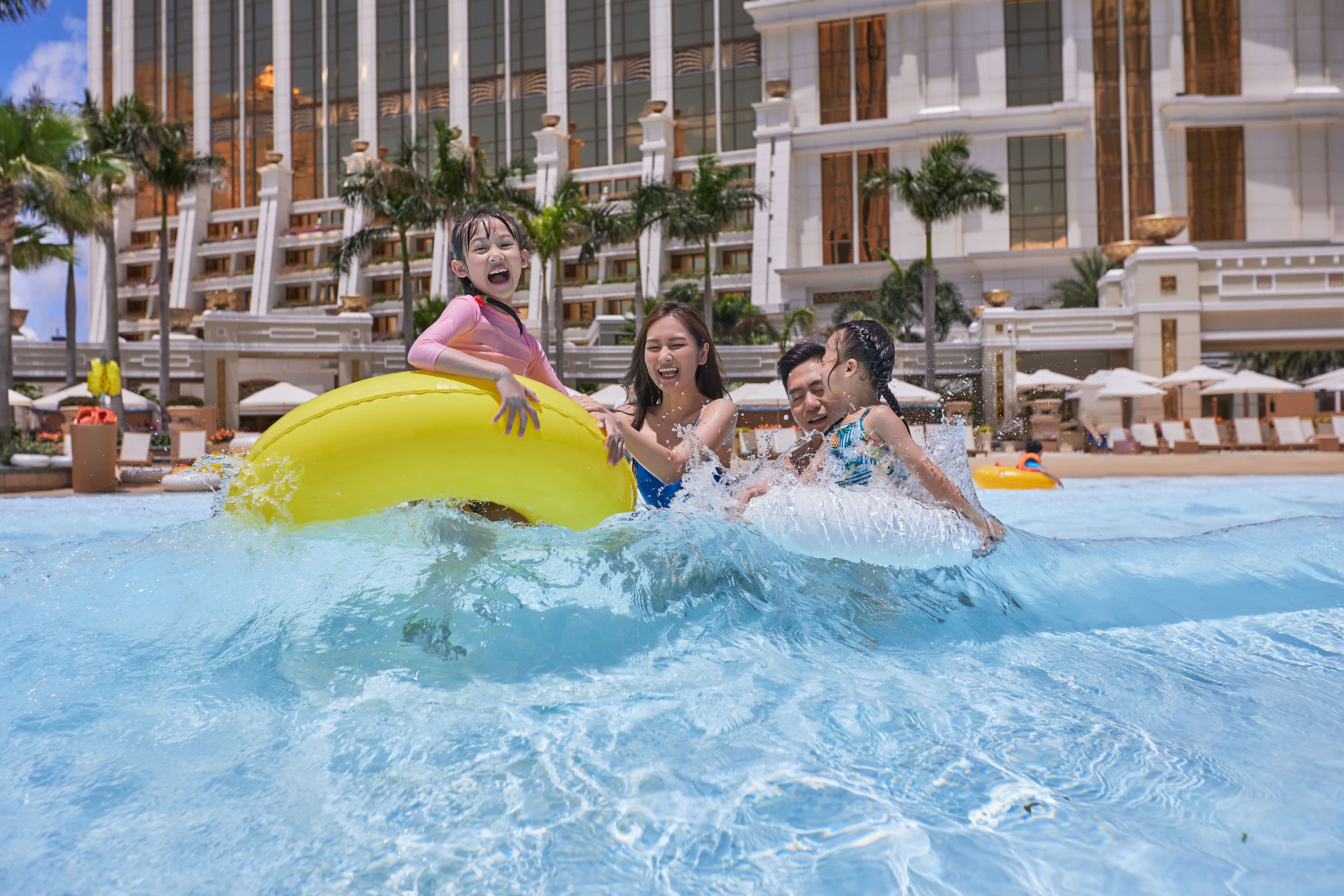 Grand Resort Deck Campaign (Family) - Galaxy Macau