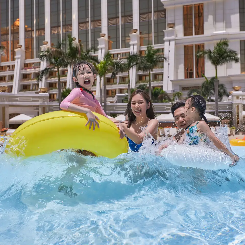 Grand Resort Deck Campaign (Family) - Galaxy Macau